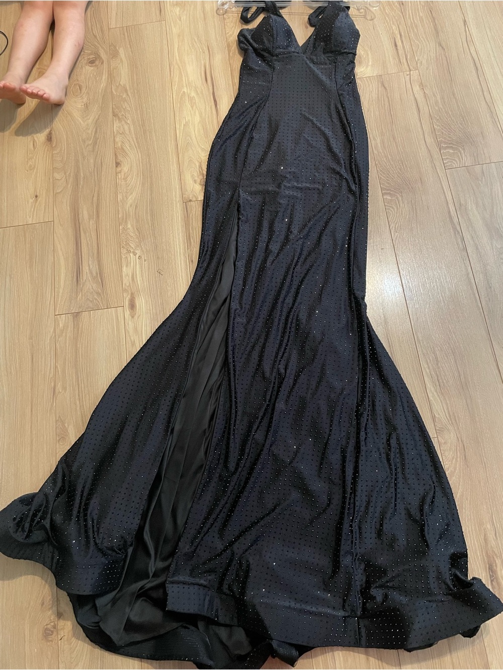 Elegant Black Halter Prom Gown with Side Thigh Slit - Picture 13 of 14